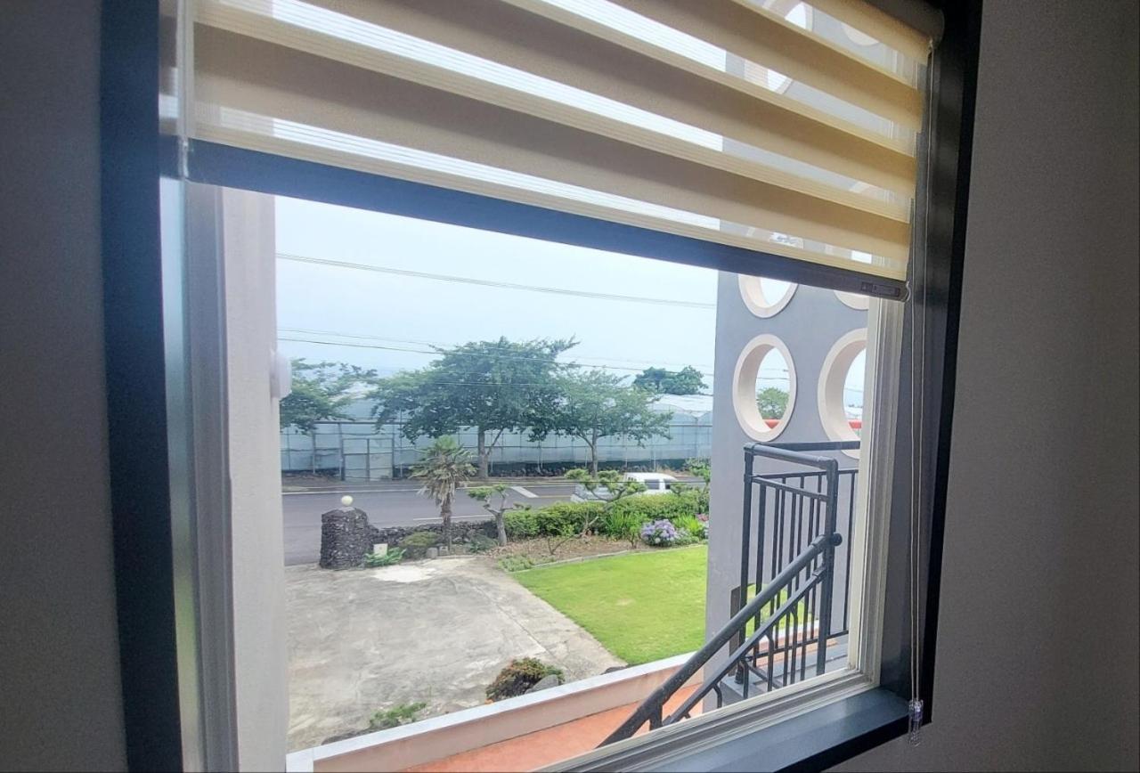 Jeju Soroan Pension ซอกวีโพ ภายนอก รูปภาพ