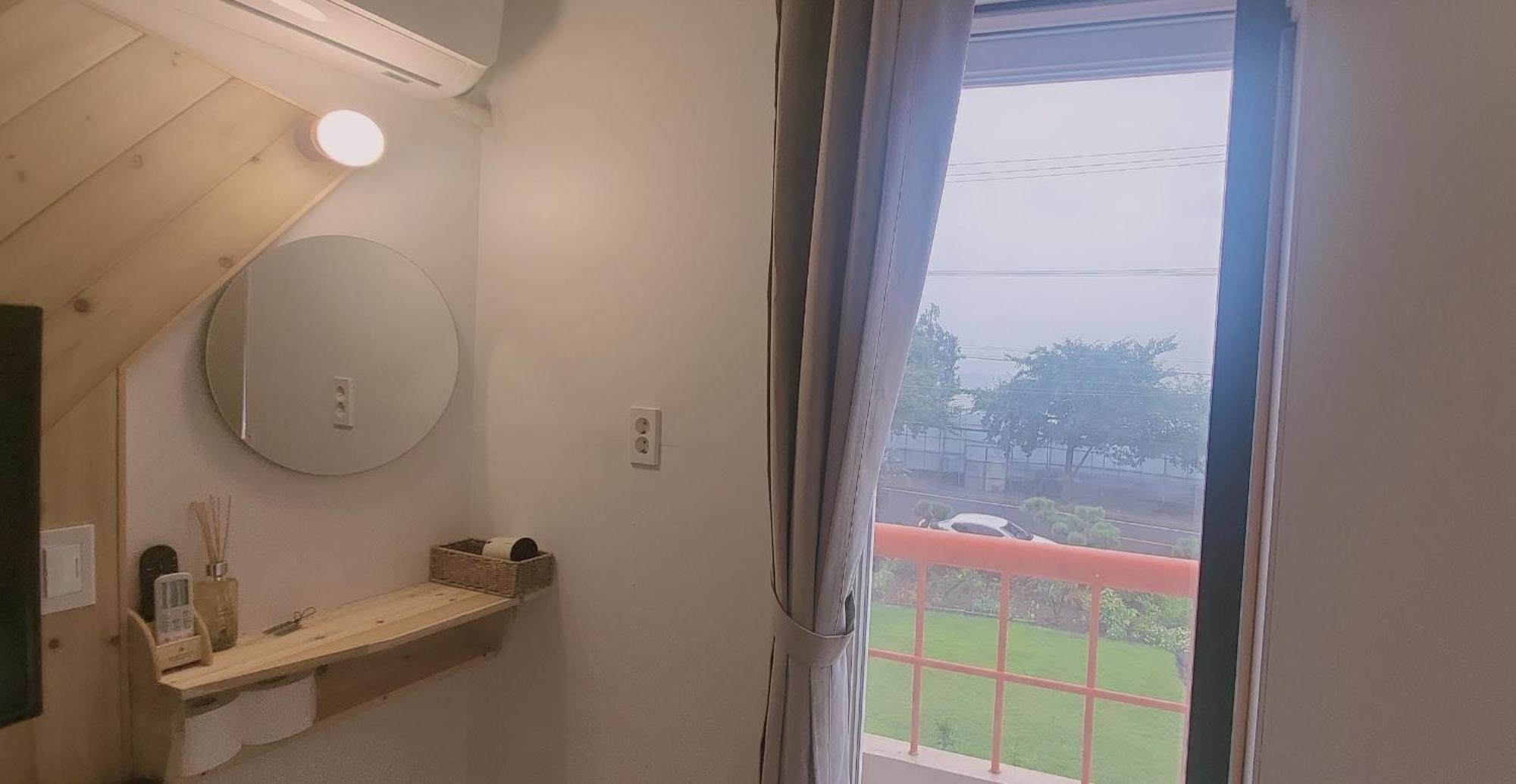 Jeju Soroan Pension ซอกวีโพ ภายนอก รูปภาพ